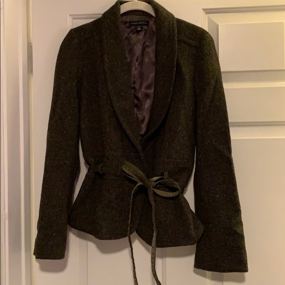 Beautiful Short Jacket Great for Business/Pleasure